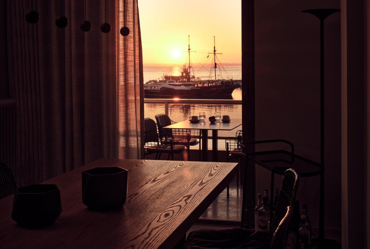 Monopolio Waterfront Apartment With Sea View, By Zantewize Bagian luar foto